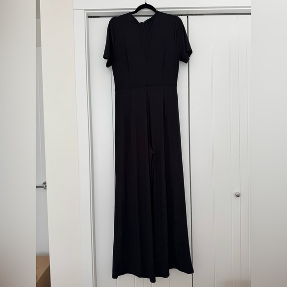 NWOT MINKPINK Plunging Twist-Front Jumpsuit - Picture 11 of 14